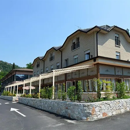 Hotel Edone 3*